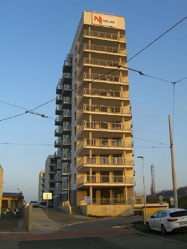 Pronájem garážového stání, Praha 8