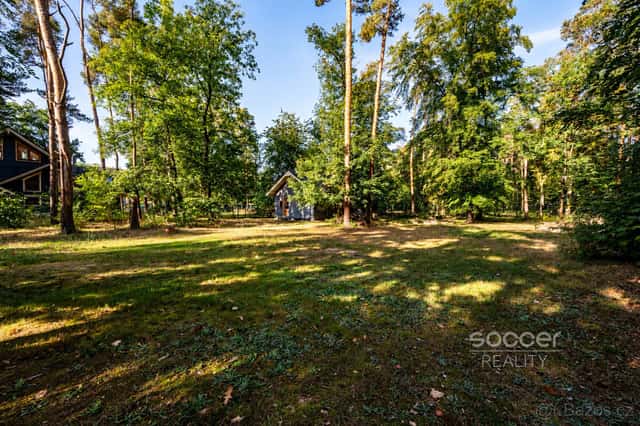 Prodej stavebního pozemku 1 300 m² se srubem, Stará Boleslav, okres Praha-východ