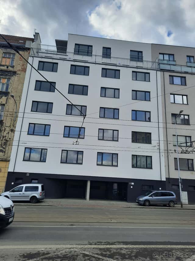 garážové stání, okres Brno-město