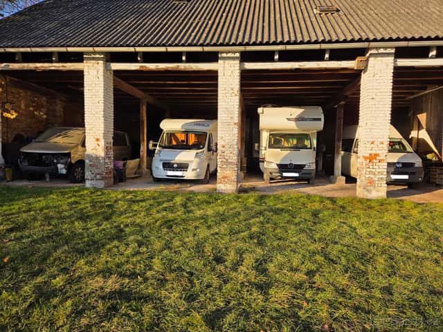 Parkovací stání pro obytné auto/karavan, loď., okres Praha-východ