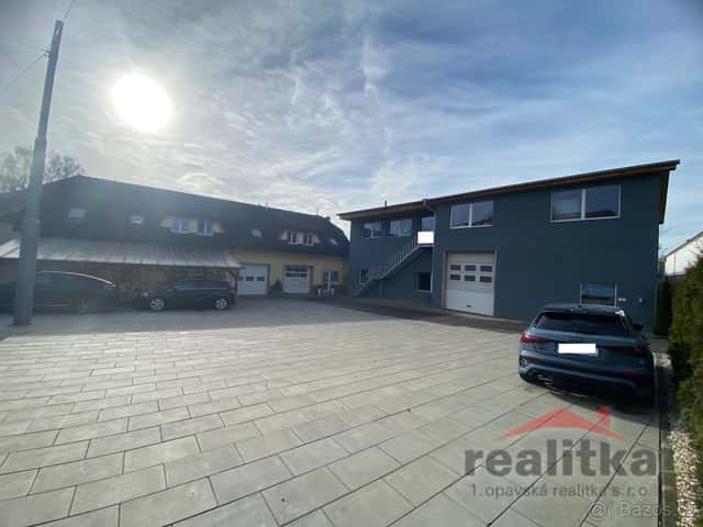 Prodej rodinného domu s halou a komerčnímu prostory, Krnovsk, okres Opava