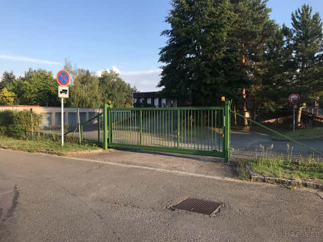 Prodám garáž v Malšovicích – možnost využití i jako sklad, okres Hradec Králové
