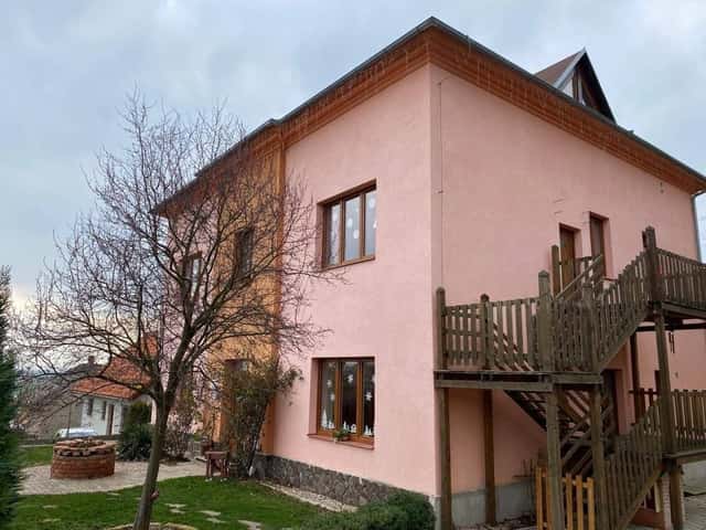 Pronájem bytu 2+kk, cca 55 m² – Libčany, 8 km od Hradce Král, okres Hradec Králové