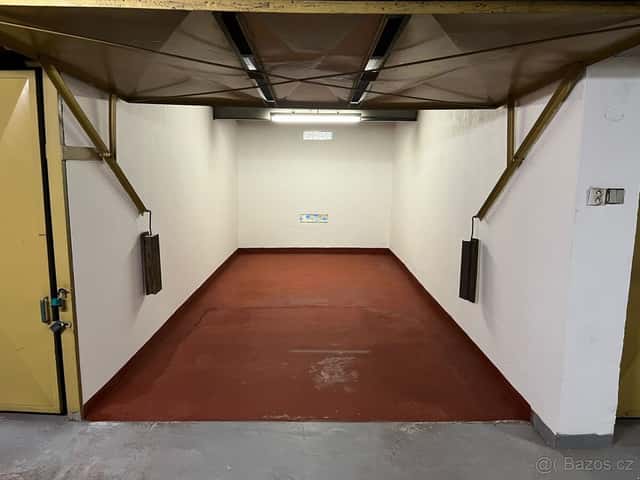 Prodej garáže 17 m2, Čumpelíkova, Praha - Kobylisy, Praha 8