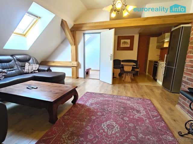 Pronájem, apartmán 4+kk, 102 m2, Plzeň - město, ul. Zbrojnic, okres Plzeň-město