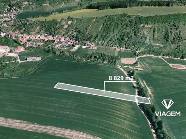 Pole 8 829 m², okres Uherské Hradiště