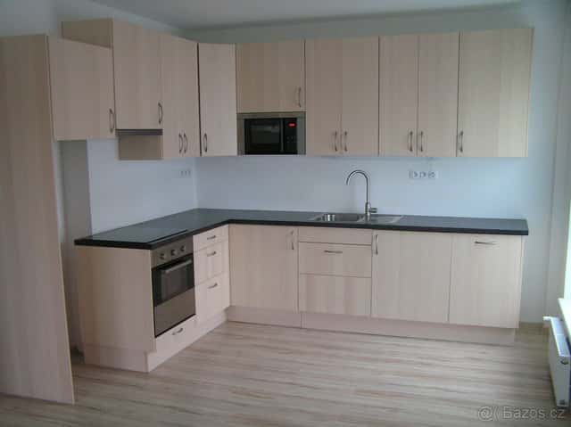 Dlouhodobý pronájem bytu 3+kk, 84,5m2, okres Praha-východ