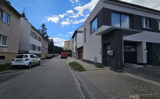 Komerční prostory k pronájmu 33 m2 - Hodonín, okres Hodonín