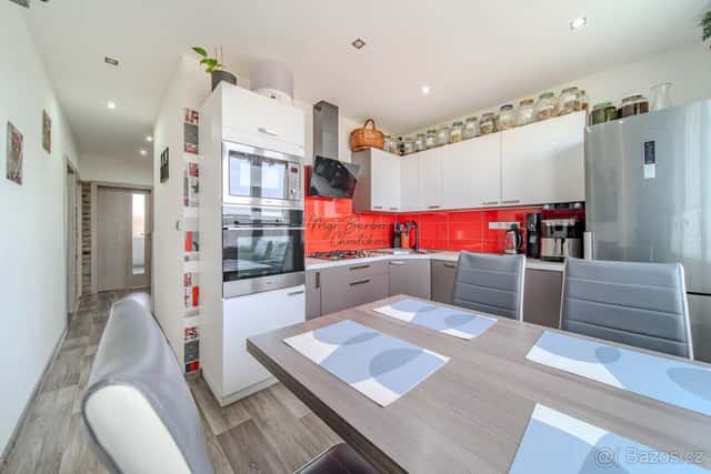 Moderní byt 3+1 s balkonem o velikosti 74 m2, Dobřany, ul. L, okres Plzeň-jih