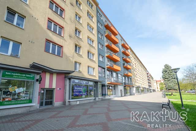 Pronájem na ikonické Hlavní třídě, Ostrava - Poruba, centrum, okres Ostrava-město