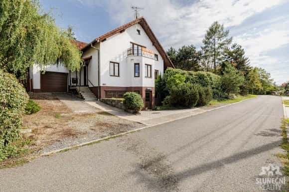 Prodej rodinného domu 9+1 s pozemkem 1.027 m², Pod Rochusem,, okres Uherské Hradiště
