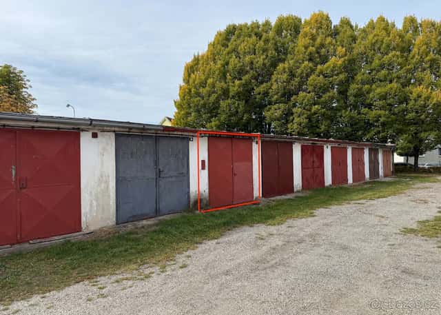 Prodám garáž v Třeboni, okres Jindřichův Hradec