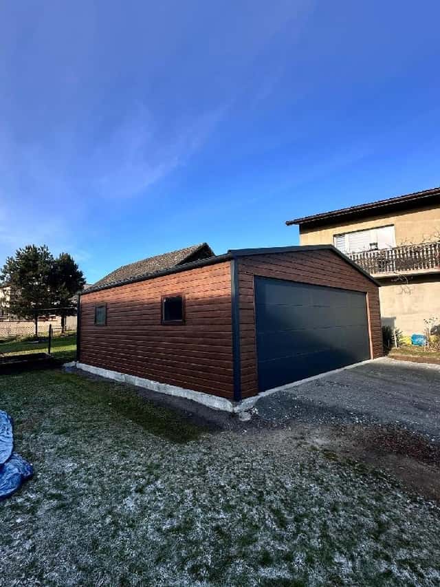 PLECHOVÁ GARÁŽ 6m x 6m -sekční vrata, okres Brno-město