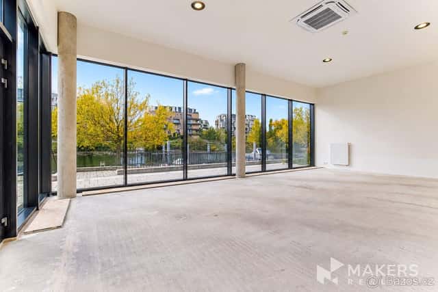 Pronájem reprezentativní kanceláře, 101 m², Praha 8 - Libeň,, Praha 8
