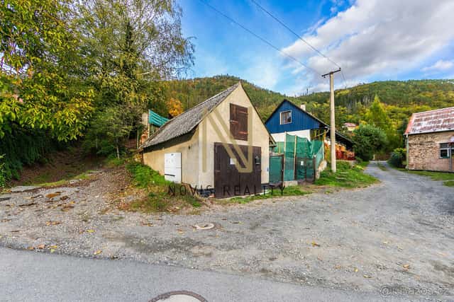 Prodej, garáž 30 m² , pozemek 70 m² , zahrada 100 m², Zbečno, okres Rakovník