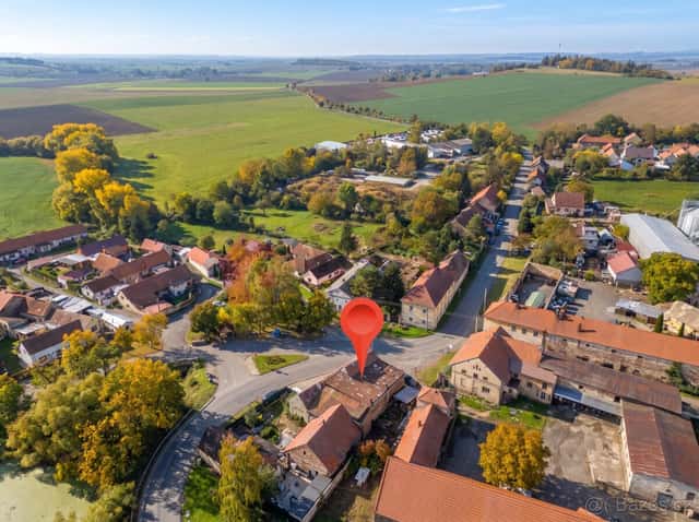 Prodej st. pozemku se stavbou v Poboří - Plaňany, okres Kolín