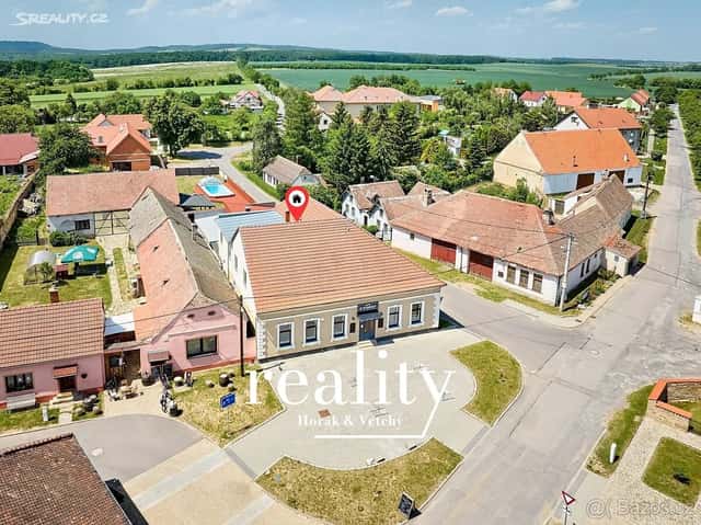 Prodej penzionu s restaurací a vinným sklepem, Lukov, okres Znojmo
