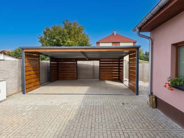 Přístřešek 6,2 x 6 m zlatý dub tmavý oboustranný panel, okres Plzeň-město