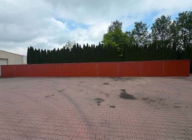Pronájem zastřešeného garážového stání, okres Opava
