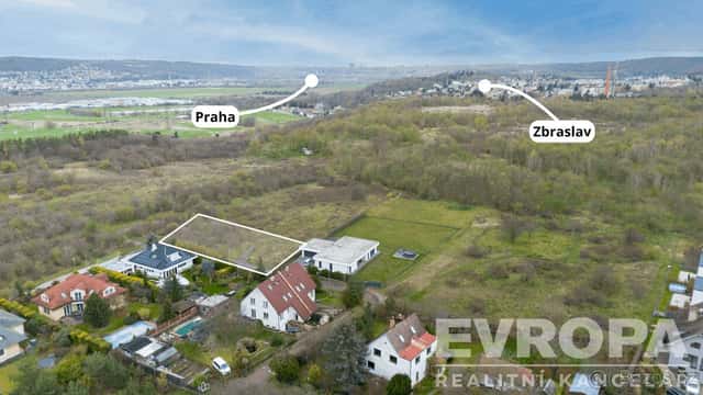 Prodej stavebního pozemku 1 010 m² v Lipencích, Praha 5