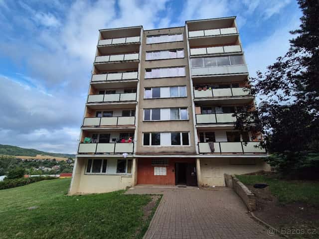 K prodeji bytová jednotka Č. 200/10 je byt v 3.NP podlaží., okres Most