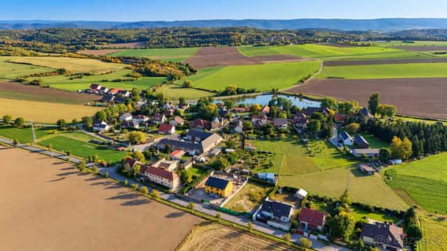 PRODEJ STAVEBNÍHO POZEMKU 1 000 m² – PRAHA-ZÁPAD SLEVA, okres Praha-západ