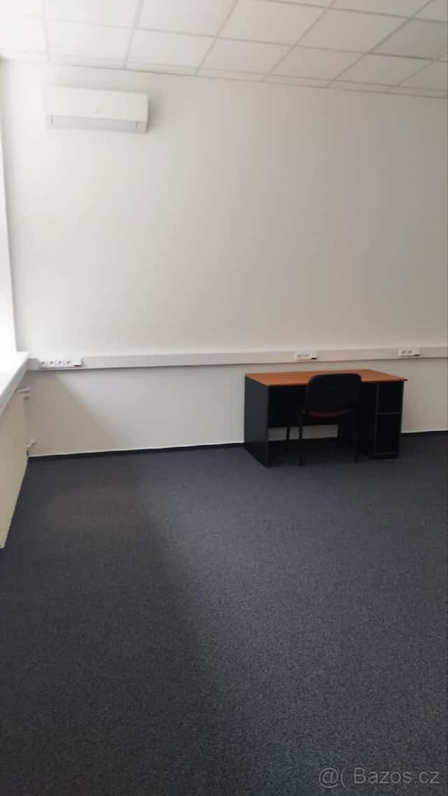 Pronájem kanceláře v blízkosti centra Zlína 44m2, okres Zlín
