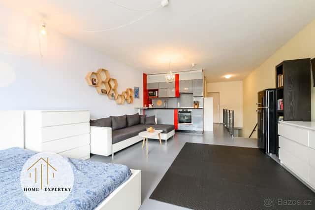Prodej bytu 1kk/2kk 51m2 Praha Vysočany, Praha 9