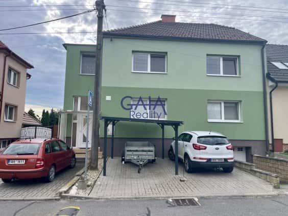 Vnorovy - Pronájem prostorného patra v rodinném domě - 108m2, okres Hodonín