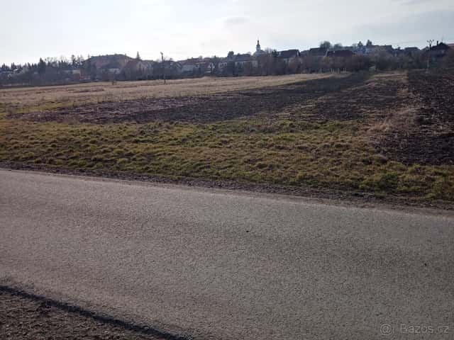 Prodej pozemků v Bánově, okres Uherské Hradiště
