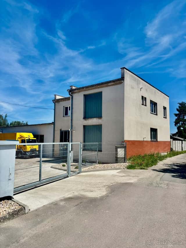 Pronájem kancelářských prostor – Moravany u Pardubic, okres Pardubice