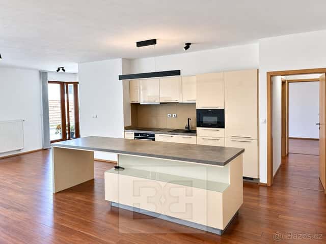 Pronájem nadstandardně světlého bytu 3+kk (138 m²) s obrovsk, Praha 5