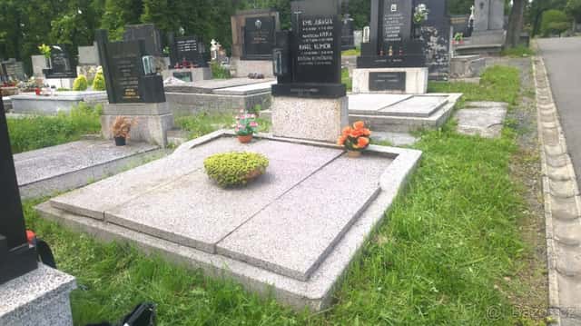 Prodám dvojhrob - Petřvald u Karviné, okres Opava