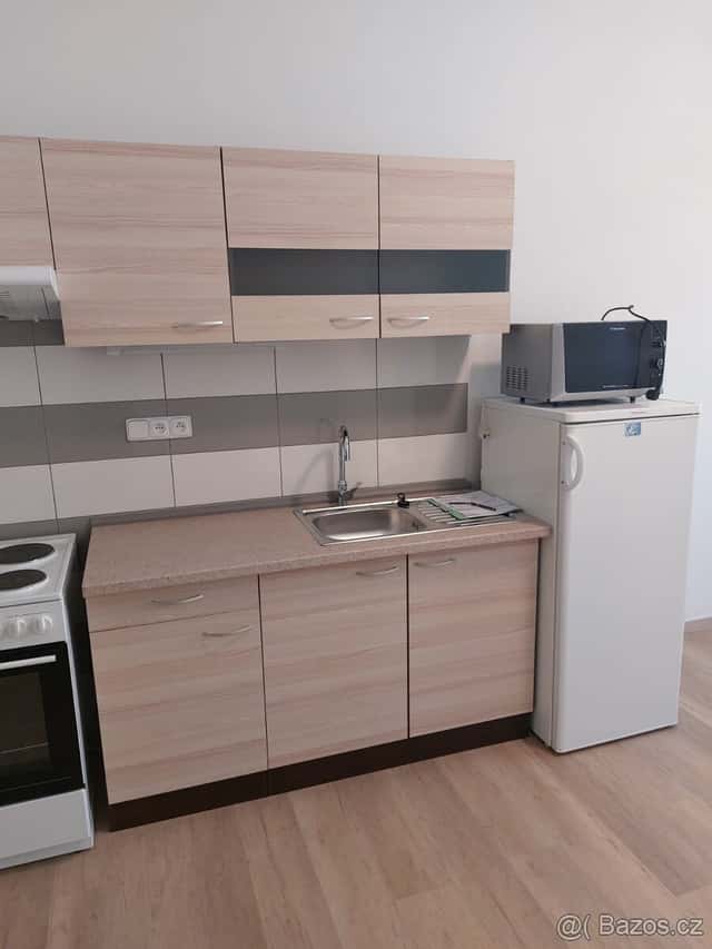 2+kk, 55m2 -Praha 6 u metra Hradčanská- po rek., Praha 6