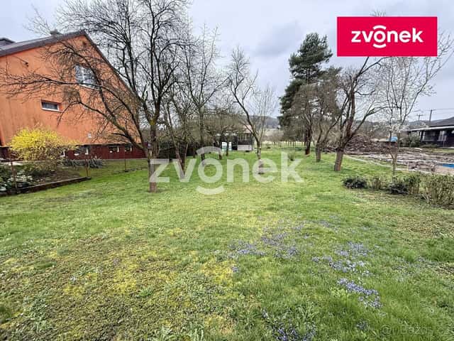 Prodej stavebního pozemku 813 m², Zlín - Lužkovice, okres Zlín