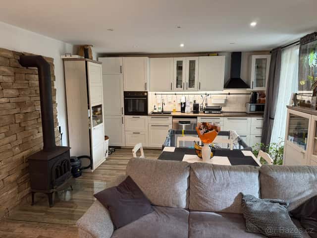 🏡 Pronájem zrekonstruovaného bytu 2+kk, 65 m² – Uničov, okres Olomouc