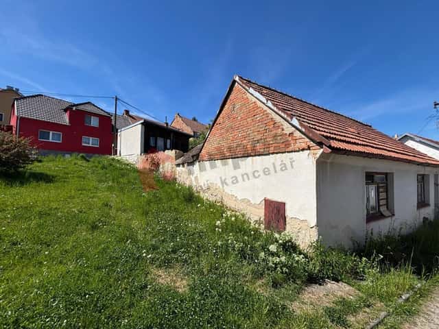 Dům ve Ždánicích se sklepem a samostatnou garáží (83m², poze, okres Hodonín