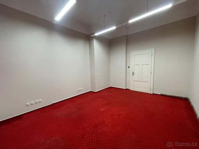 PRONAJMU KANCELÁŘE V CENTRU MĚSTA, okres Louny