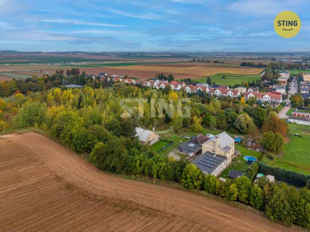 Prodej investičního pozemkového celku 63 998 m² u Hr, 136937, okres Hradec Králové