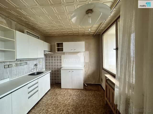 Prostorný 3+1, 73,4 m² se zasklenou lodžií a výhledem | Prah, Praha 9