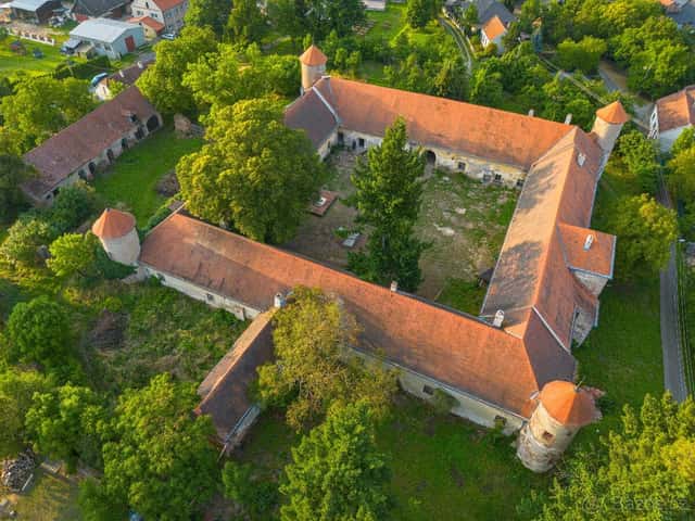 🏰 PRONÁJEM ZÁMKU PTENÍ – HISTORICKÝ ZÁMEK JEN PRO VÁS, okres Prostějov