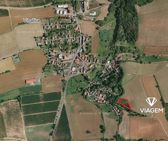 Pole 1 435 m², okres Louny