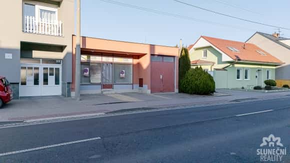 Prodej obchodních prostor 373 m² s možností nástavby bydlení, okres Hodonín