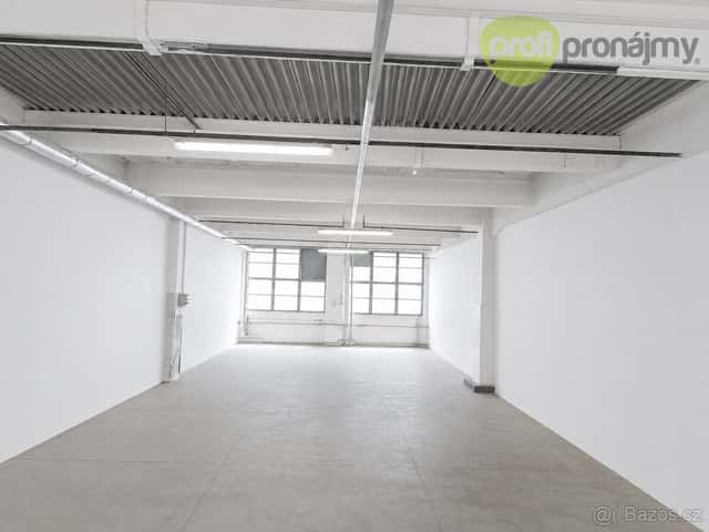 Pronájem skladového/obchodního prostoru 100 m², okres Zlín