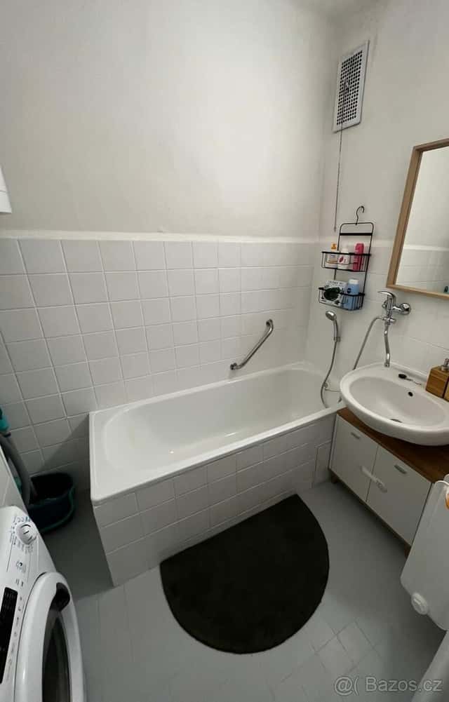 Pronájem bytu 1+ kk, okres Pardubice