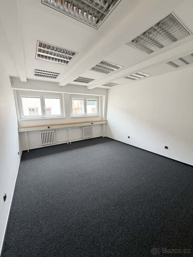 BEZ PROVIZE Pronájem kanceláře 20 m² Praha 8 – Karlín,, Praha 8