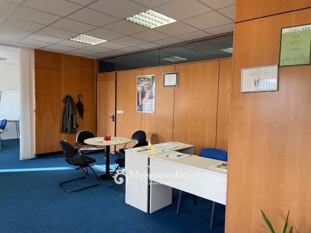 Pronájem kancelářských prostor, 110 m² - Zlín, nám. Práce, okres Zlín