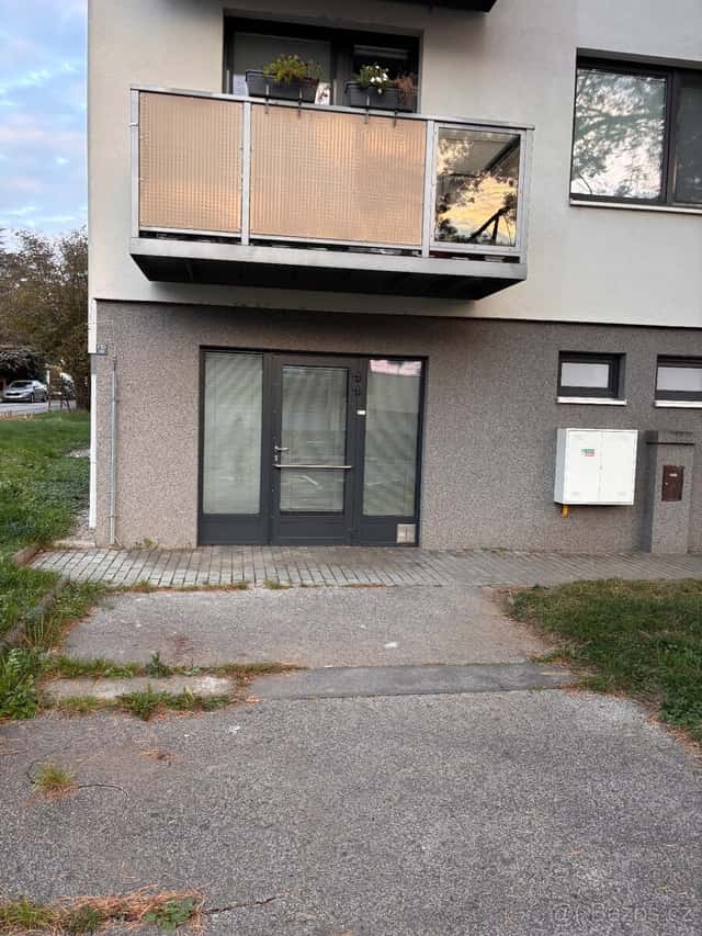 Pronájem prostoru - provozovna kosmetických služeb, okres Brno-město