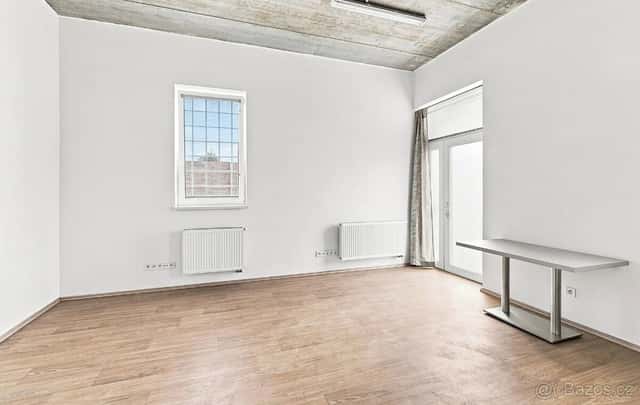PRONÁJEM KANCELÁŘE 33,5 m² | PRAHA – UHŘÍNĚVES, Praha 10