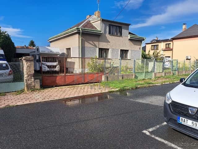 Prodej rodinného domu 240 m², na pozemku 1199 m², Praha - Ho, Praha 9
